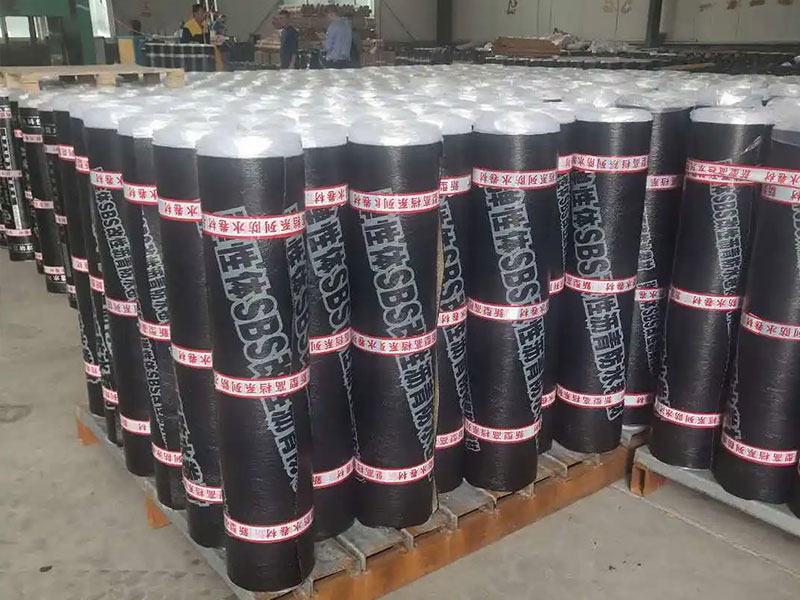 防水公司使用自粘胶膜防水卷材的特征